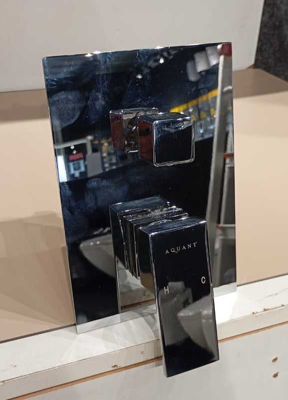 SINGLE LEVER DIVERTER 2 IN 4 OUTLETS - AQUANT -  ( CHROME -130X190mm -5.2inchx7.6inch )