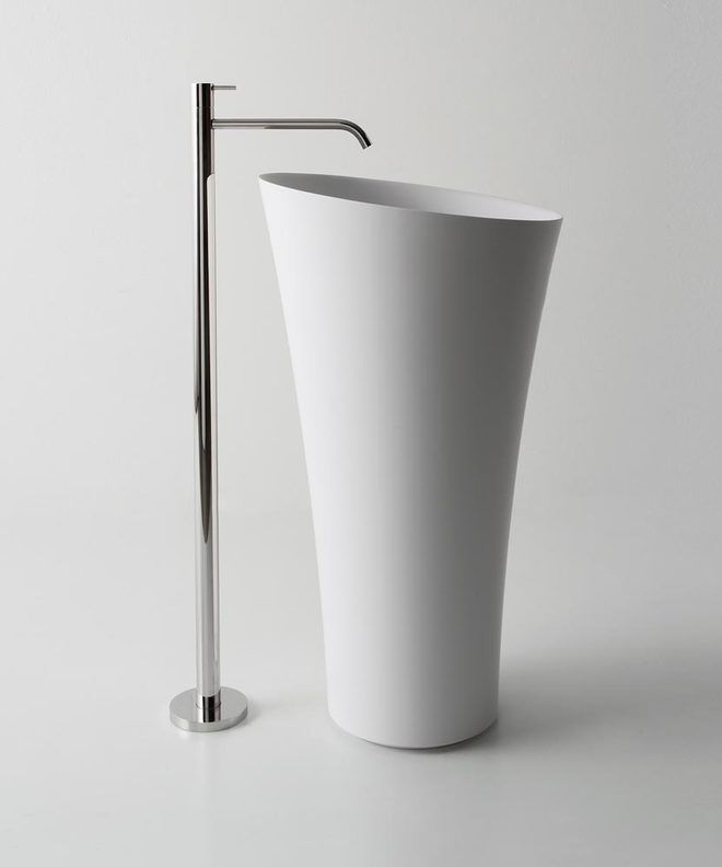 FLOOR MOUNTED BASIN MIXER
