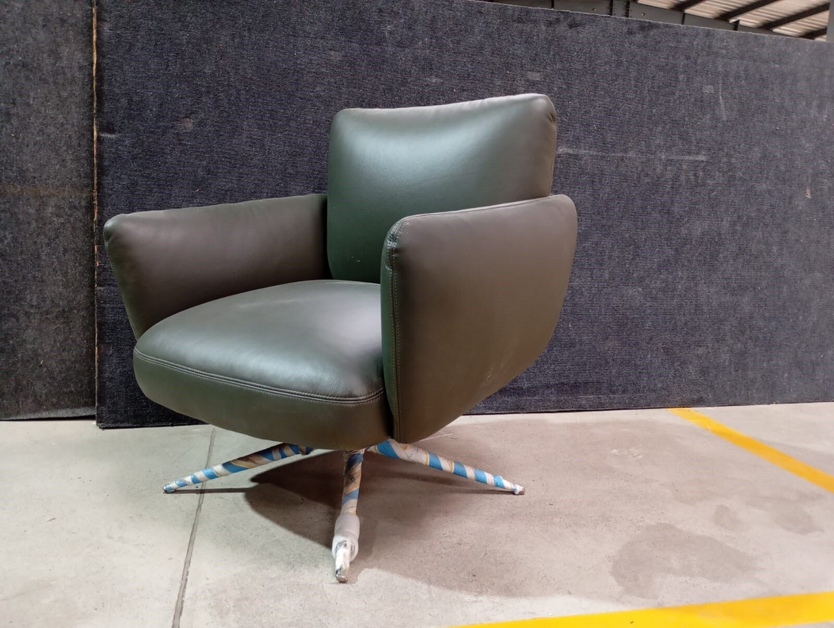 SC907 LEATHER SOFT LEISURE CHAIR (GREY) (ARM H-584 MM) - FURNITURE - ( - BUENA CASA - 584x787x851 mm - 23.36inchX31.48inchX34.04inch)