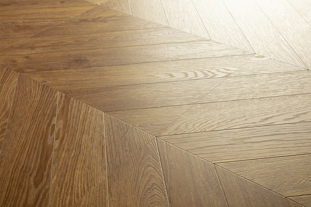 CHEVRON AND DIAMOND PATTERN (8 MM) AC4 - QUICK-STEP -  (  - IMPRESSIVE PATTERN - 1200x396x8 mm - 48inchX15.84inchX0.32inch )