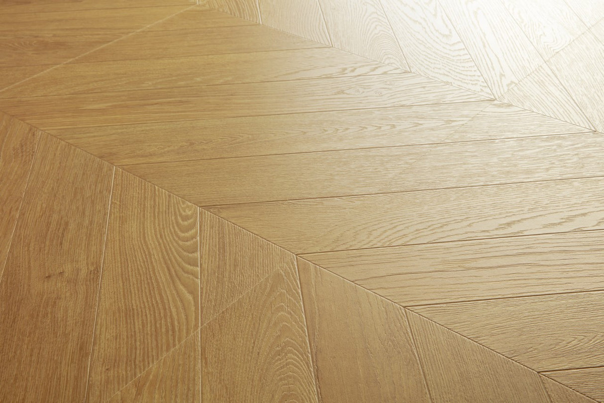 CHEVRON OAK NATURAL (8 MM) AC4 - QUICK-STEP -  (  - IMPRESSIVE PATTERN - 1200x396x8 mm - 48inchX15.84inchX0.32inch )