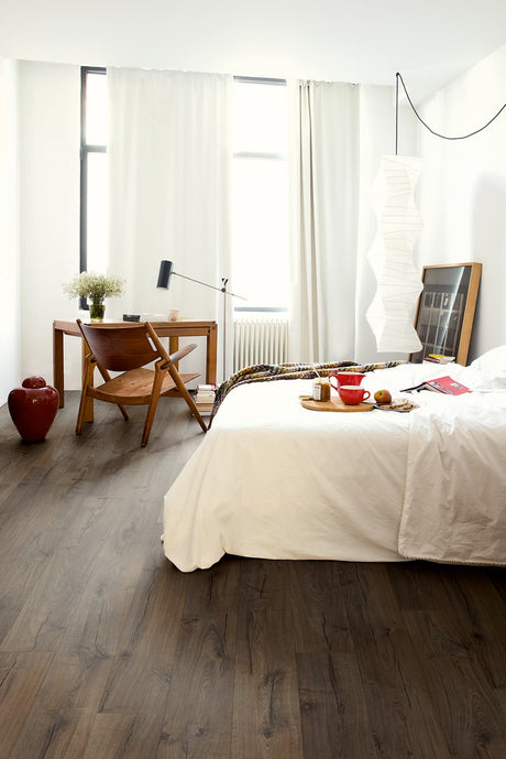 CALSSIC OAK BROWN (8 MM) AC4 - QUICK-STEP -  (  - IMPRESSIVE 8MM - 1380x190x8 mm - 55.2inchX7.6inchX0.32inch )